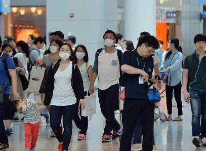 中国疾控中心专家：聚集性疫情83%发生在家庭
