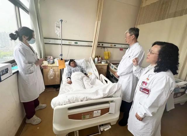 医疗帮扶助力沪藏情谊，杨浦医护人员为藏族女孩“雕刻”未来