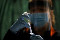 美国加州暂停接种特定批次莫德纳新冠疫苗