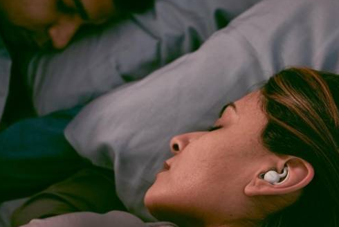 研究发现睡前听音乐并不能助眠